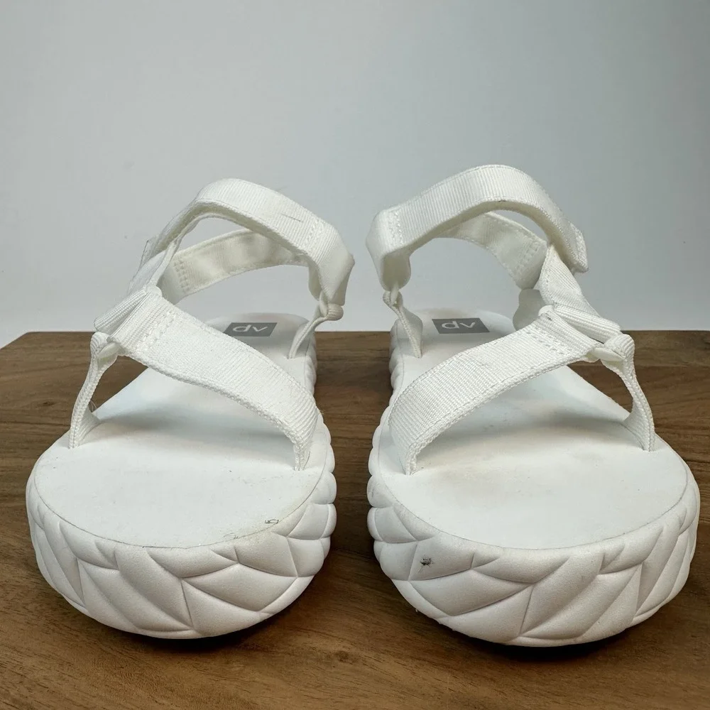 New Big‎ Kids Dolce Vita Zaidey Strappy Platform White Sandals Size 4 Y